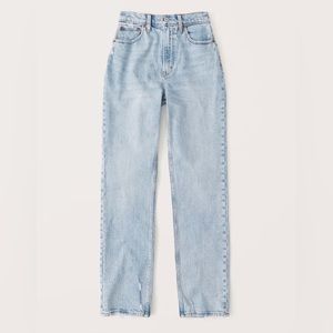 Abercrombie Curve Love light wash Ultra High Rise Straight Jeans - size 31